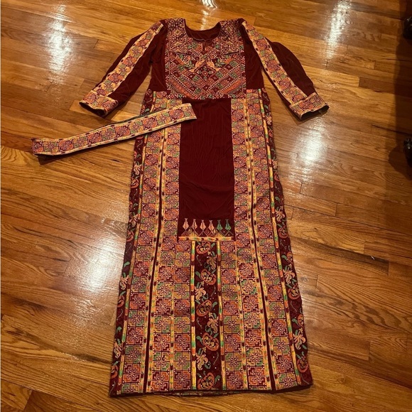 Velvet thobe - Picture 1 of 4